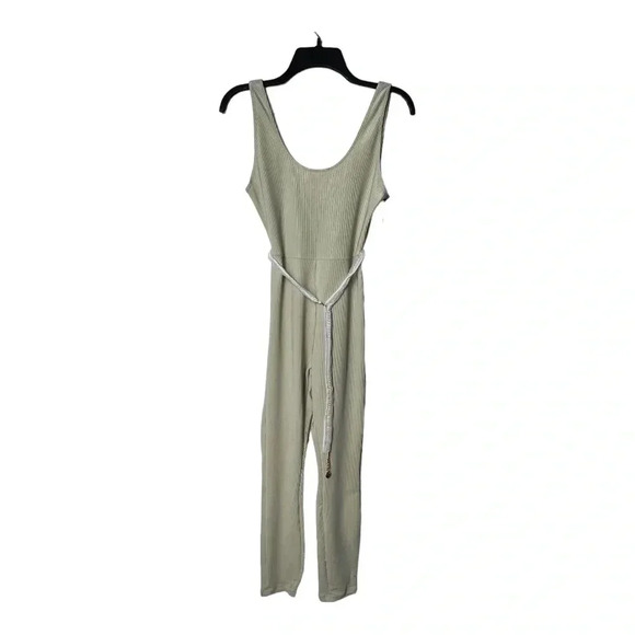 1356. REVOLVE WE WORE WHAT SCOOP JUMPSUIT RIBBED COMES WITH METAL BELT MEDIUM - Picture 5 of 12